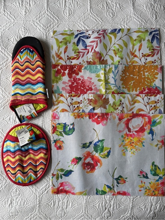 Fiesta Other - 4 colorful Floral table mat Set with Rainbow Chevron Oven Mitts
